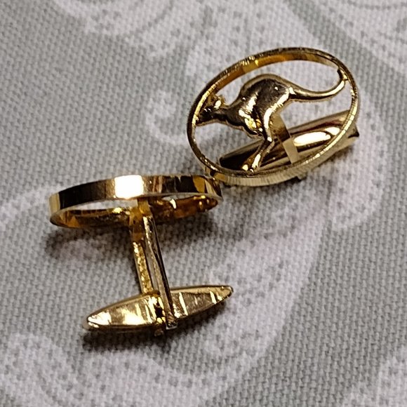 Gold Tone Kangaroo Cufflinks - Picture 2 of 2